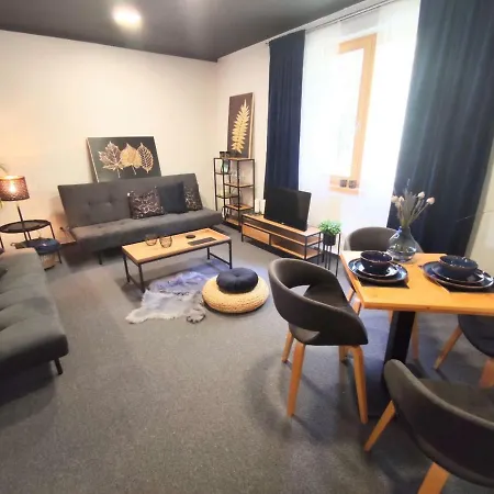 Park & Free Parking Apartment