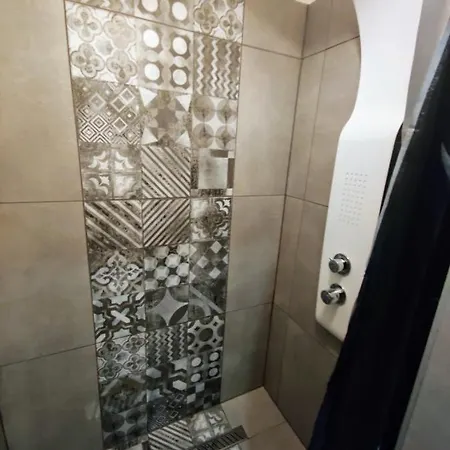 Park & Free Parking Apartment