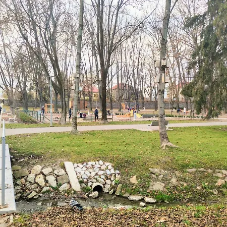 Park & Free Parking Lejlighed