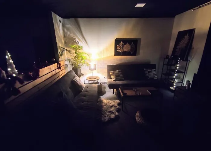 Park & Free Parking Apartment